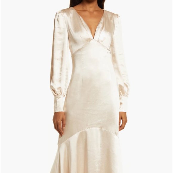 Aleah Long Sleeve Satin Gown - M - Picture 1 of 5